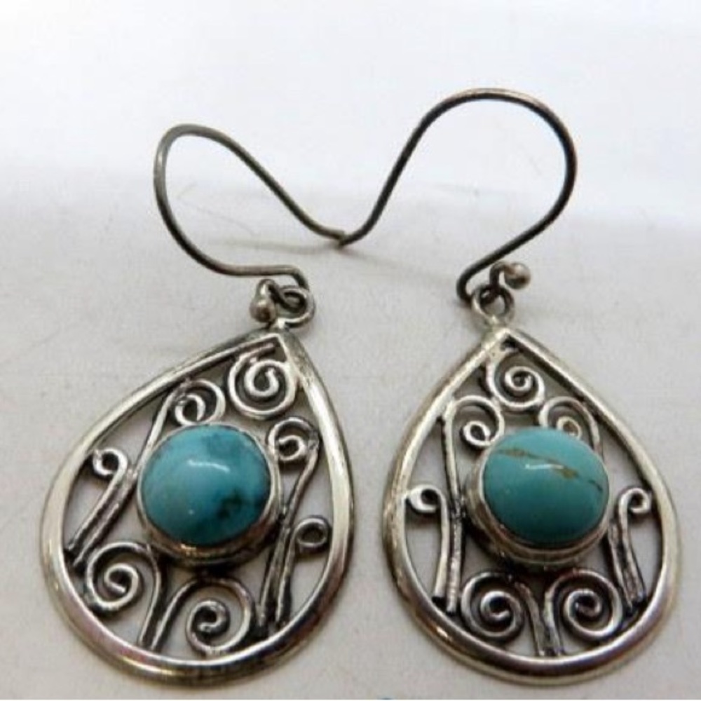 Vintage Sterling Silver and Turquoise dangle earrings